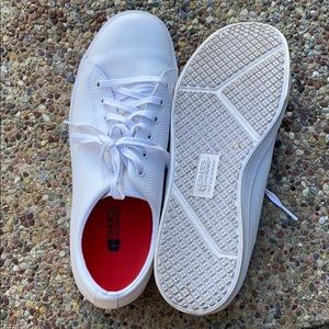 White sneakers (safety / kitchen-safe)